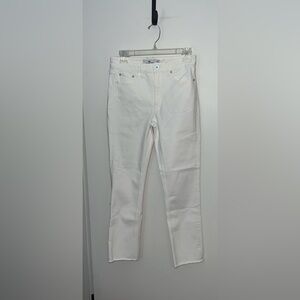NWT Vineyard Vines Jamie high rise straight jeans, frayed hem & white cap color!